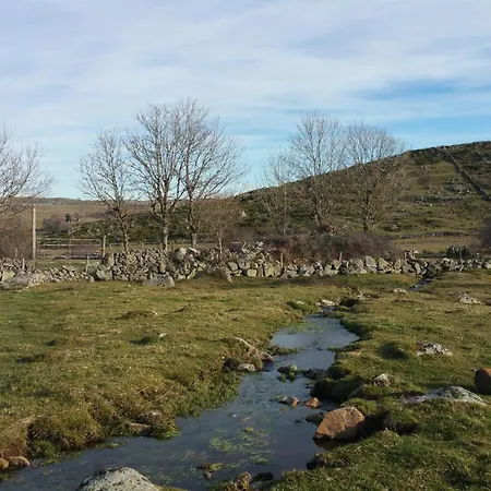 فندق مبيت وإفطار L'aubriete Recoules D'Aubrac